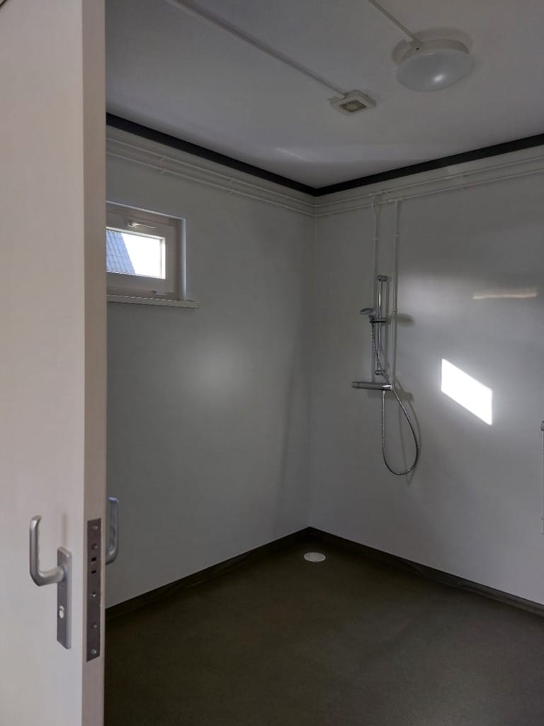 Complete badkamer in tweedehands zorgwoning