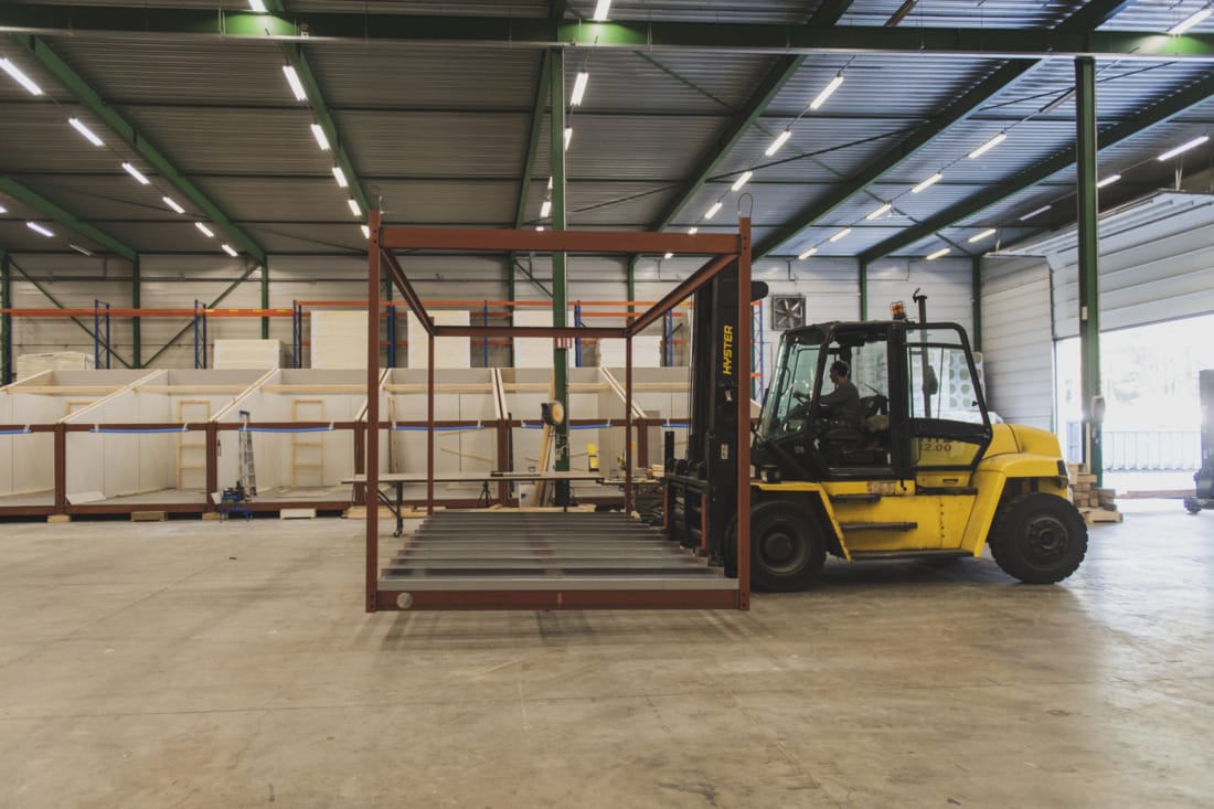 Woonunit tijdens productie in werkplaats