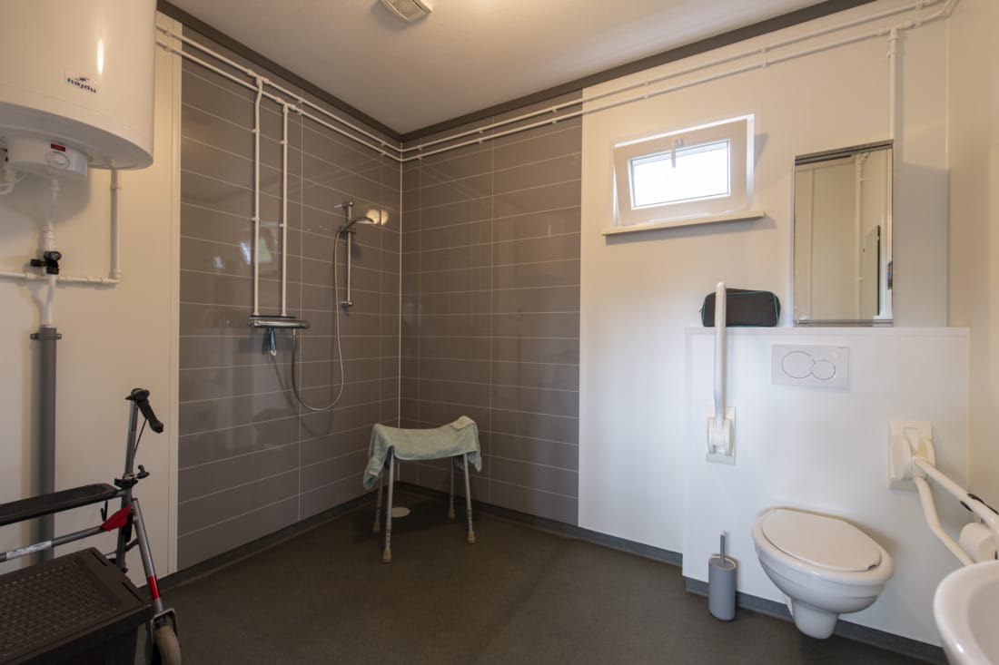 Complete badkamer met toilet in mantelzorgwoning MB1en MA2 van Boxtom.