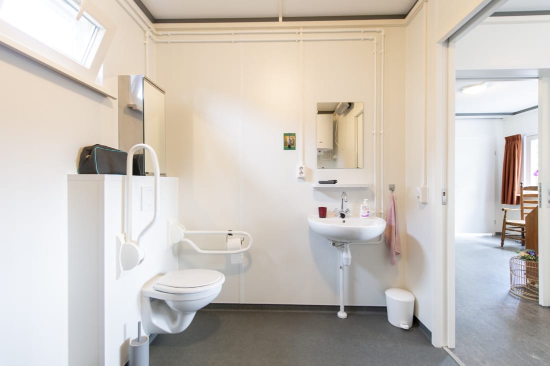 Complete badkamer met toilet in mantelzorgwoning MA2 en MB1 van Boxtom.
