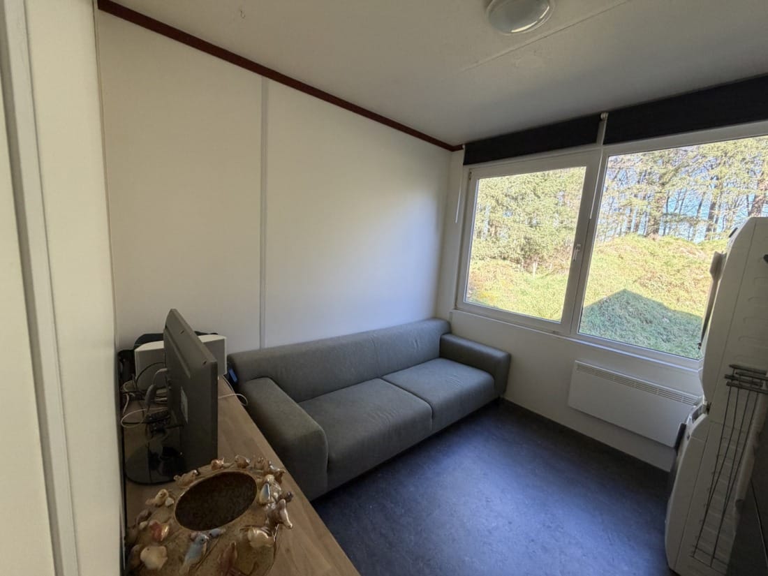 Woonkamer in tweedehands woonunit