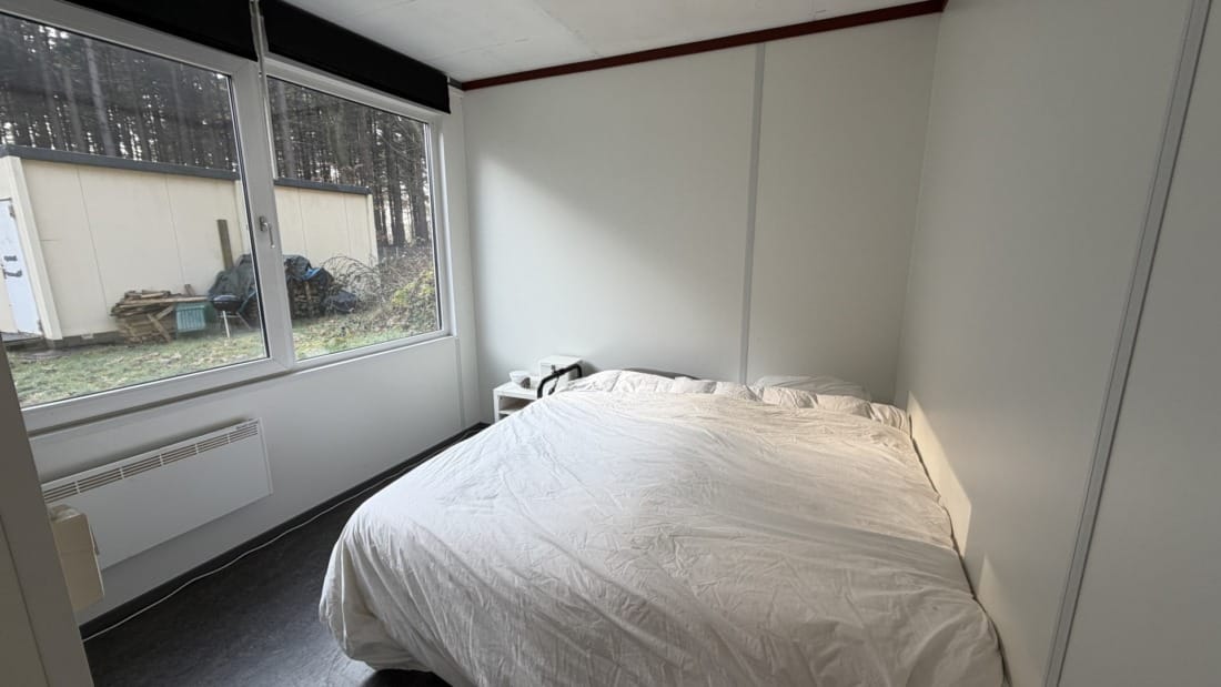 Slaapkamer in tweedehands woonunit