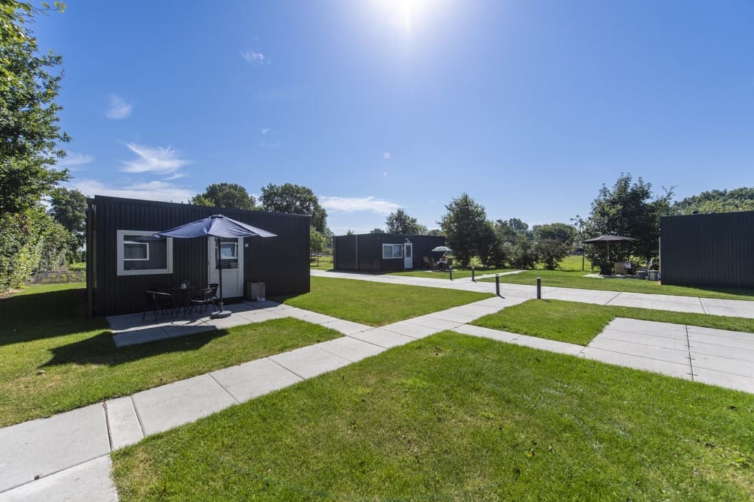 Wisselwoning op beplant terrein