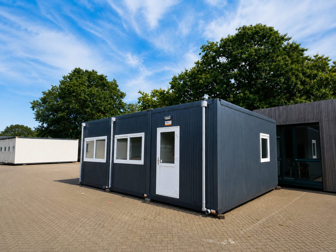 Zijkant van mantelzorgwoning MB1 van Boxtom.
